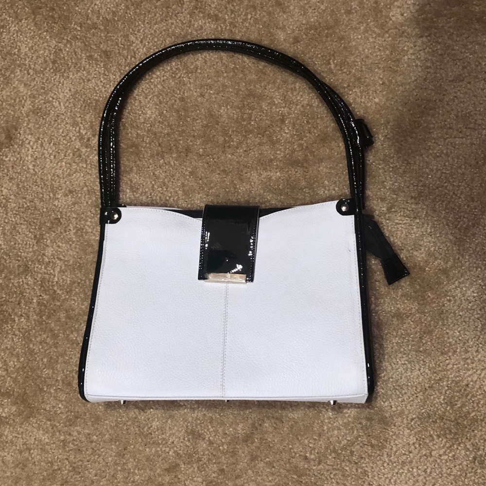 🛑 SOLD 🛑 White and black handbag